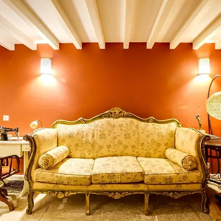 Luxa Charmhouse בית הארחה 4*