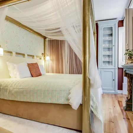 Luxa Charmhouse