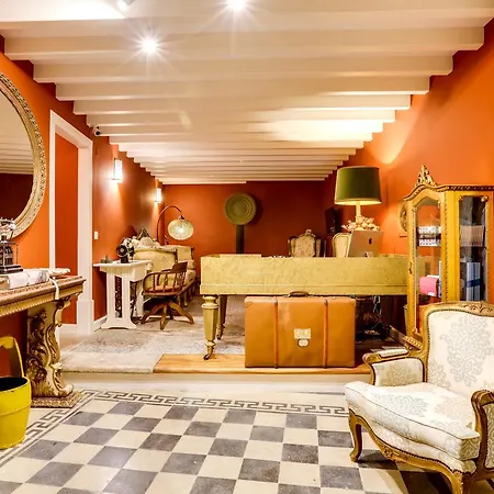 בית הארחה Luxa Charmhouse