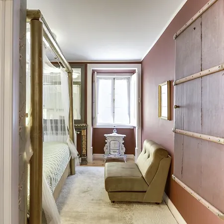 Luxa Charmhouse 4*