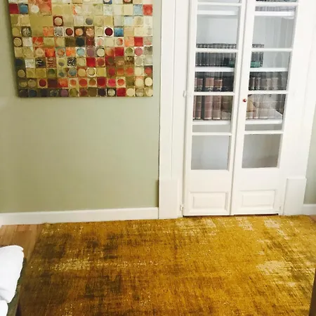 Luxa Charmhouse בית הארחה 4*