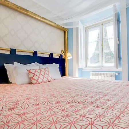 Luxa Charmhouse 4*