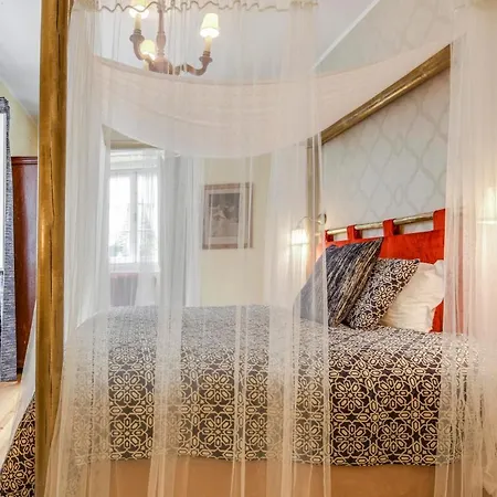 בית הארחה Luxa Charmhouse