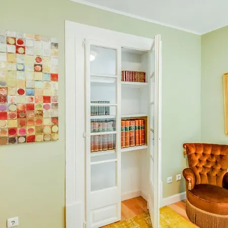 בית הארחה Luxa Charmhouse