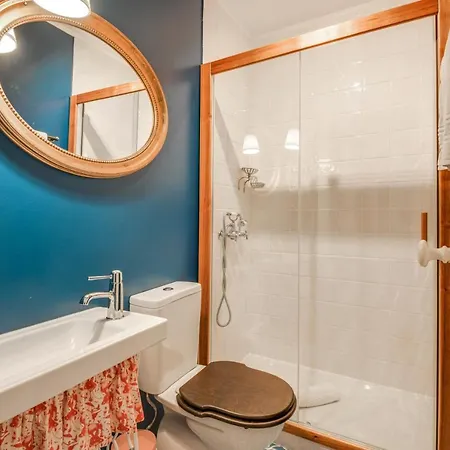 Luxa Charmhouse בית הארחה 4*
